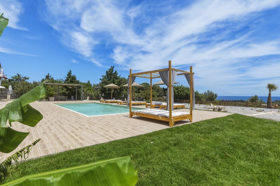 Swimming pool, sunbed