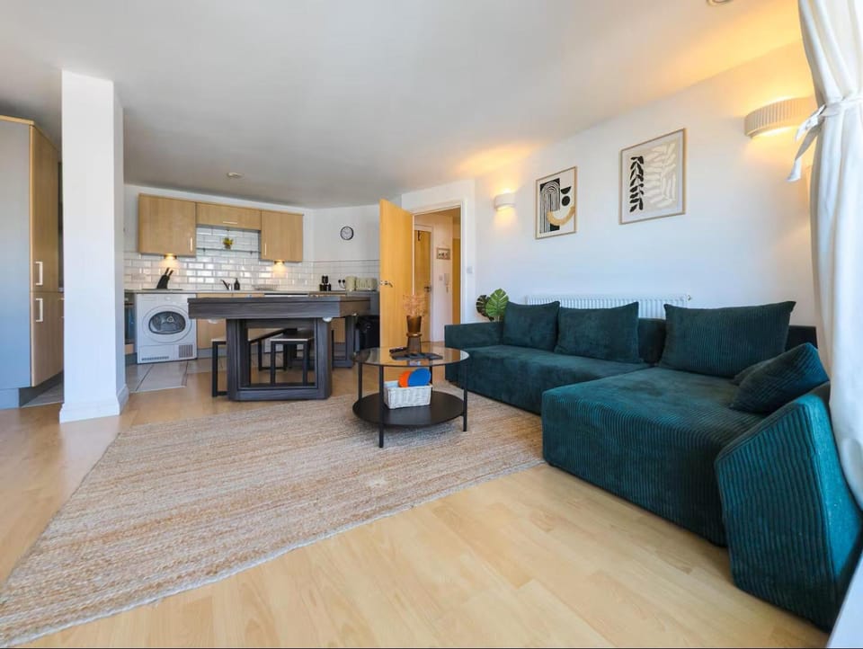Stylish 2Bedroom Apartment En-Suite & Pool Table Apartment in Portsmouth