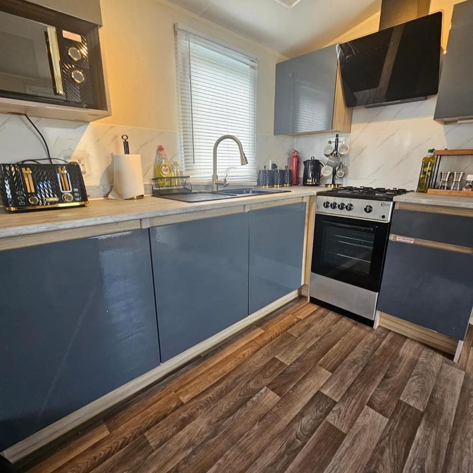 3BR Countryside Caravan up to 7 Guests Chalet in Ribble Valley District