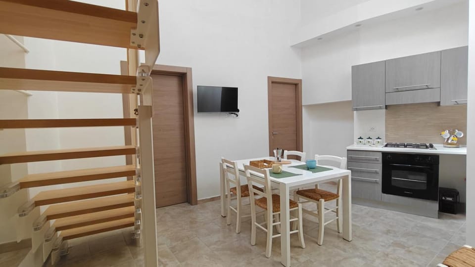 TV and multimedia, Kitchen or kitchenette, Dining area, oven