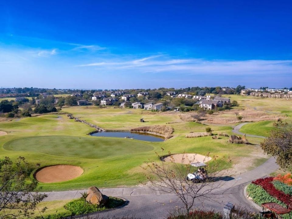 First Tee Prestigious Stay Apartment in Roodepoort