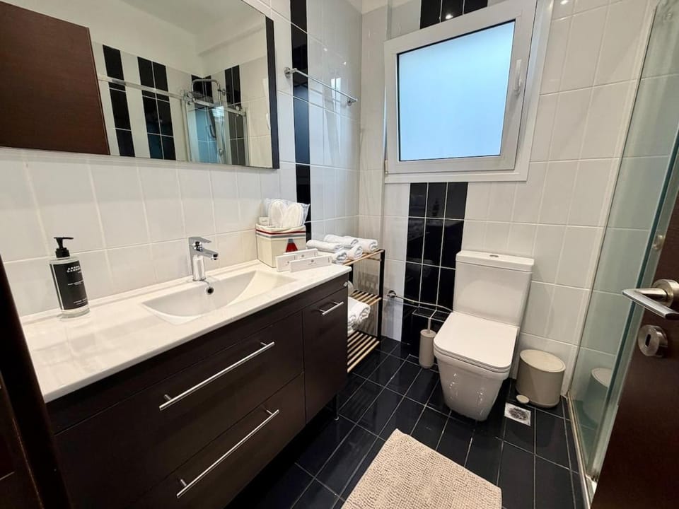 Shower, Bathroom, washing machine