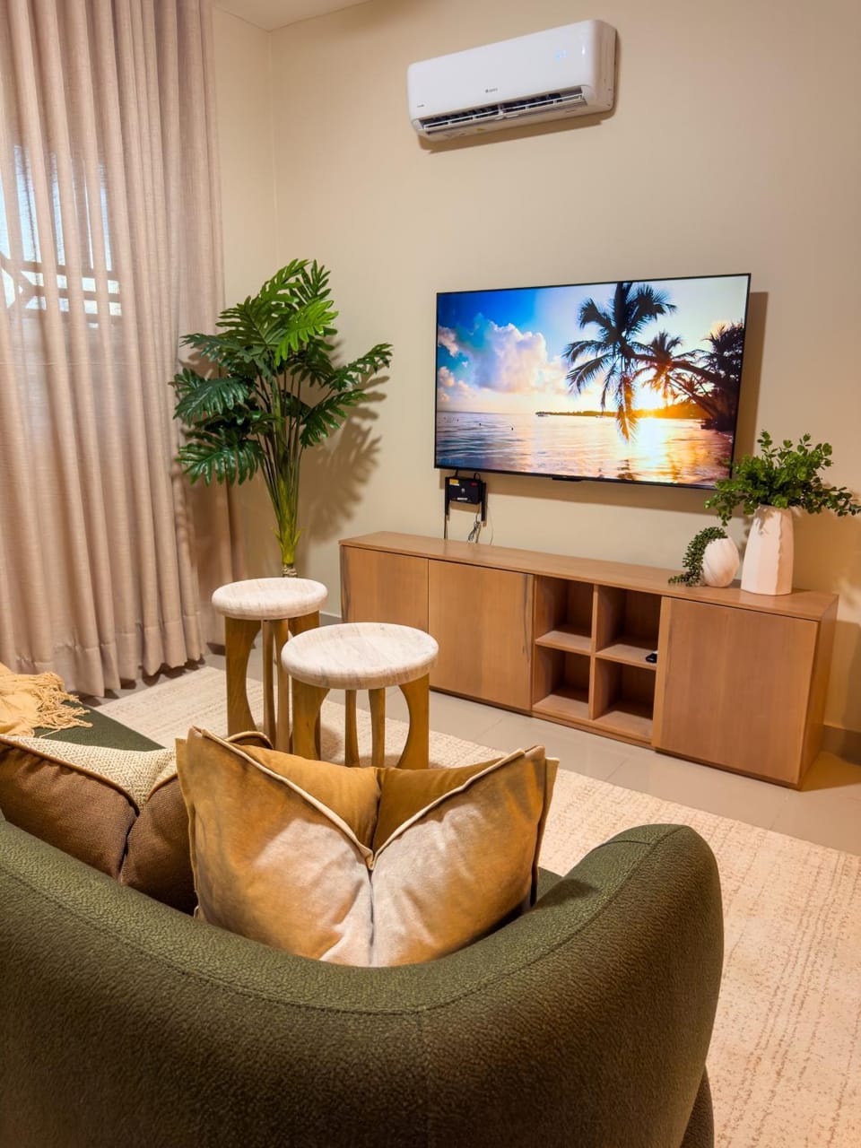 TV and multimedia, Living room, air conditioner