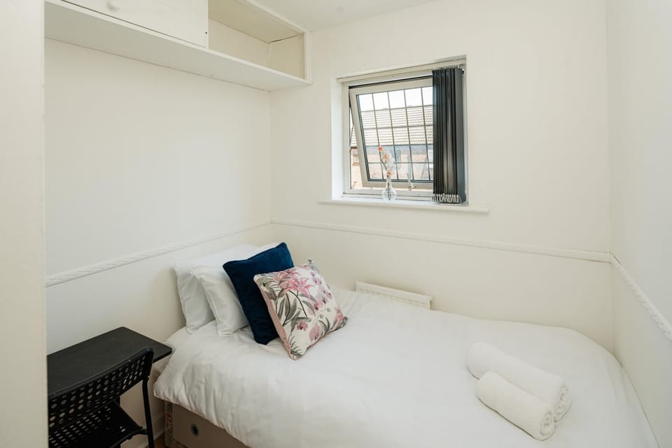 3BR Family Home for up to 7 with Garden House in London Borough of Southwark