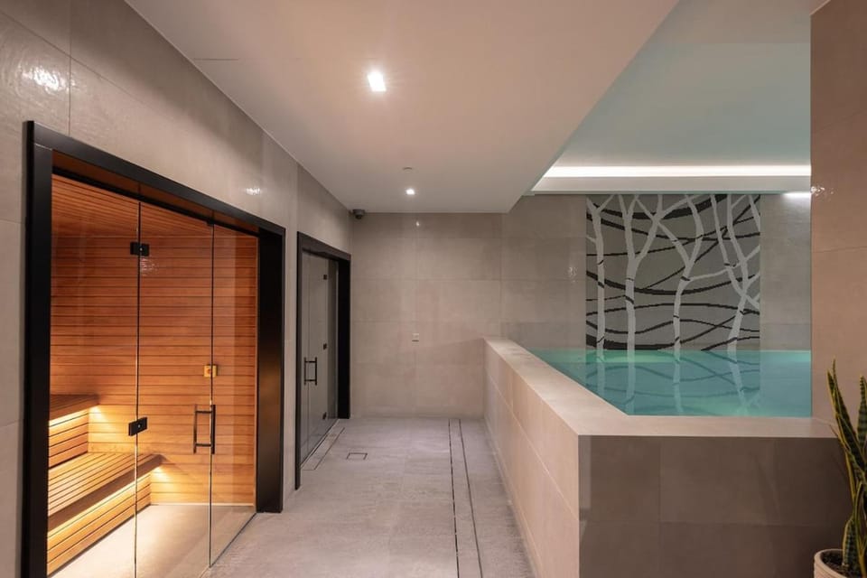 Pool view, Swimming pool