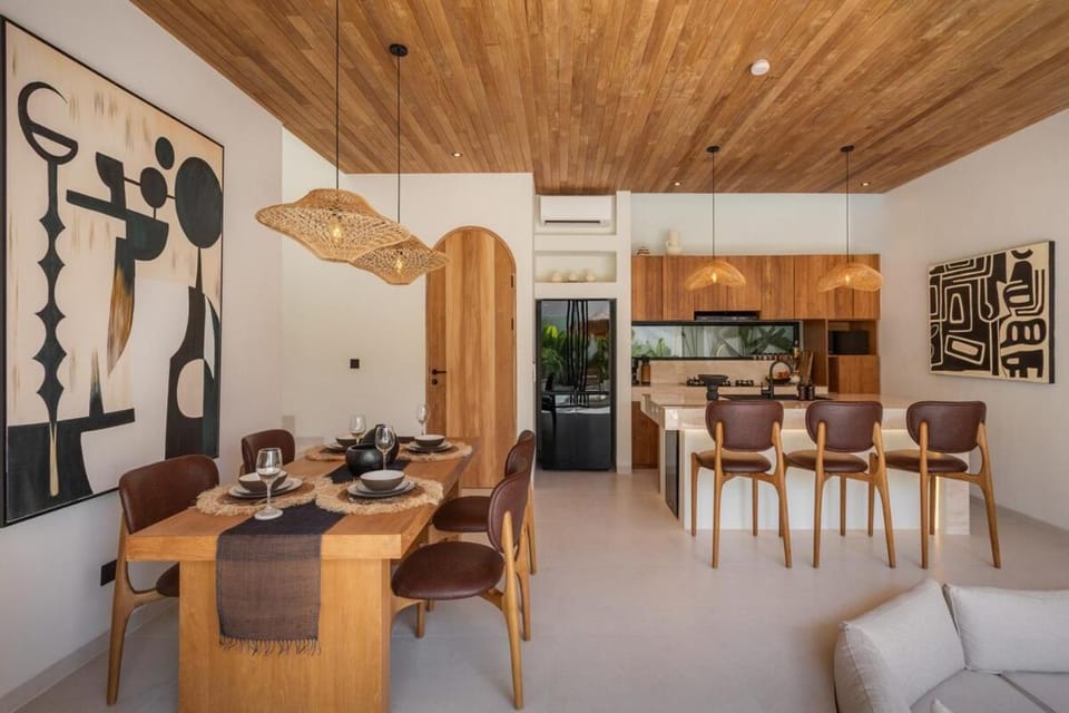 Kitchen or kitchenette, Living room, Seating area, Dining area