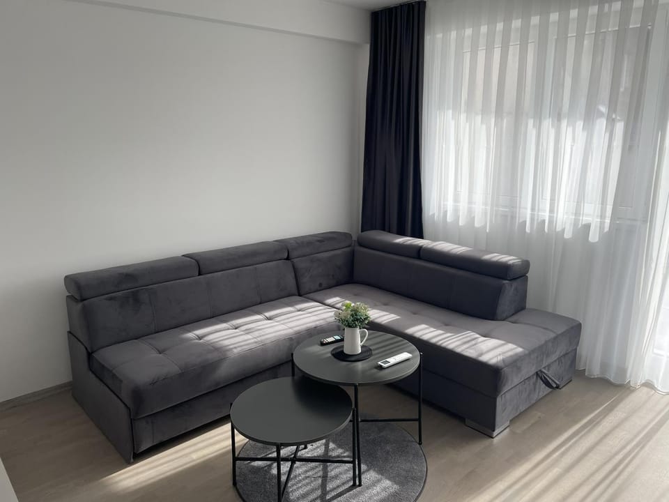 Bed, Living room