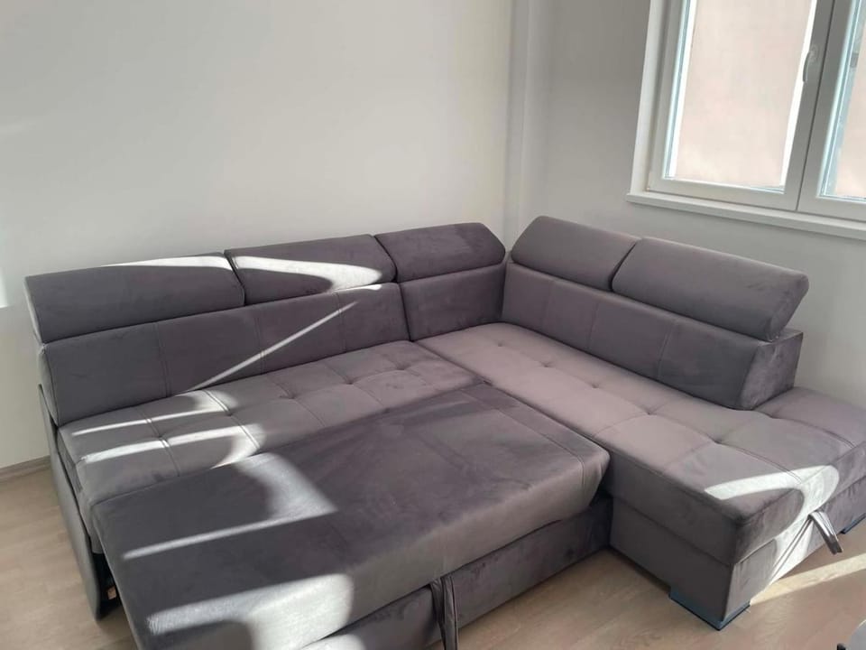 Bed, Living room