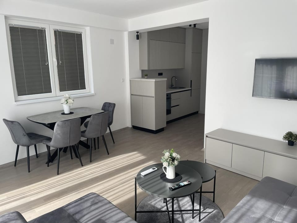 Communal lounge/ TV room, Bed, TV and multimedia, Living room, Dining area