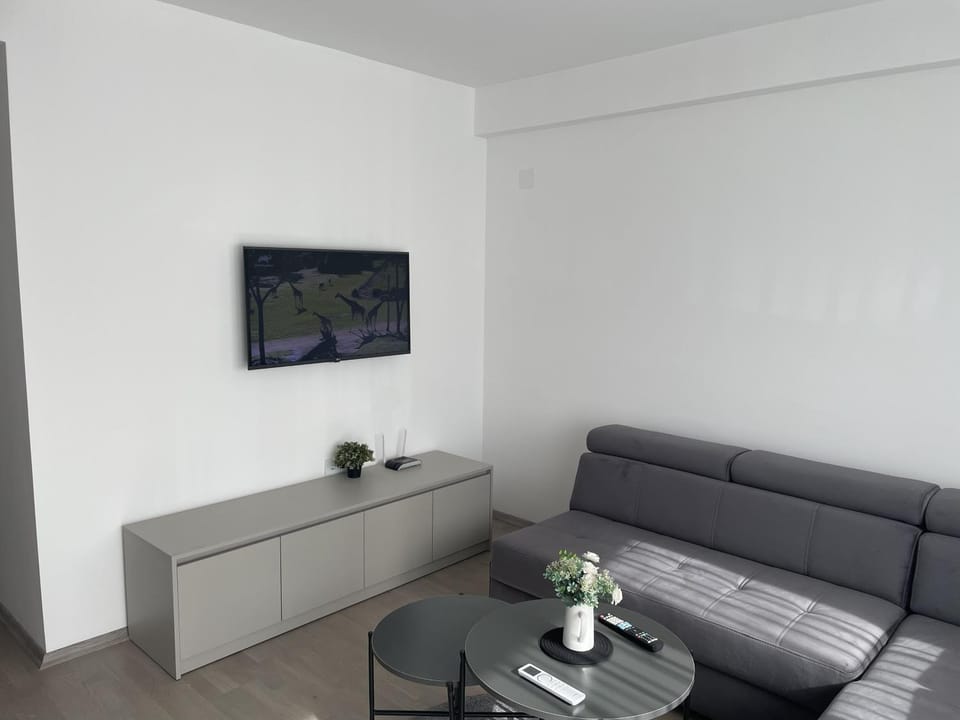 Communal lounge/ TV room, Bed, TV and multimedia, Living room