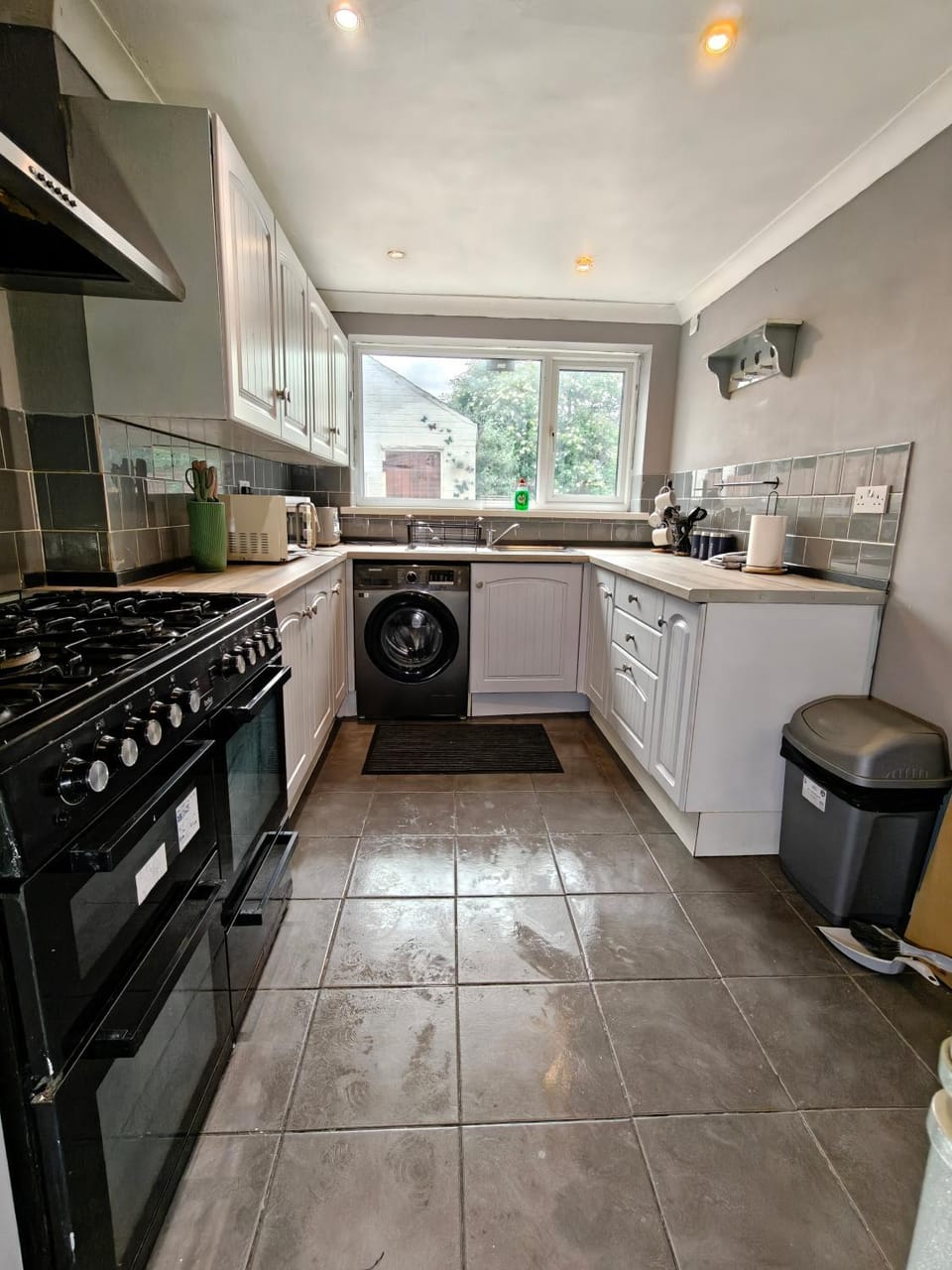 Pannell Avenue Spacious Home with Private Parking House in Middlesbrough