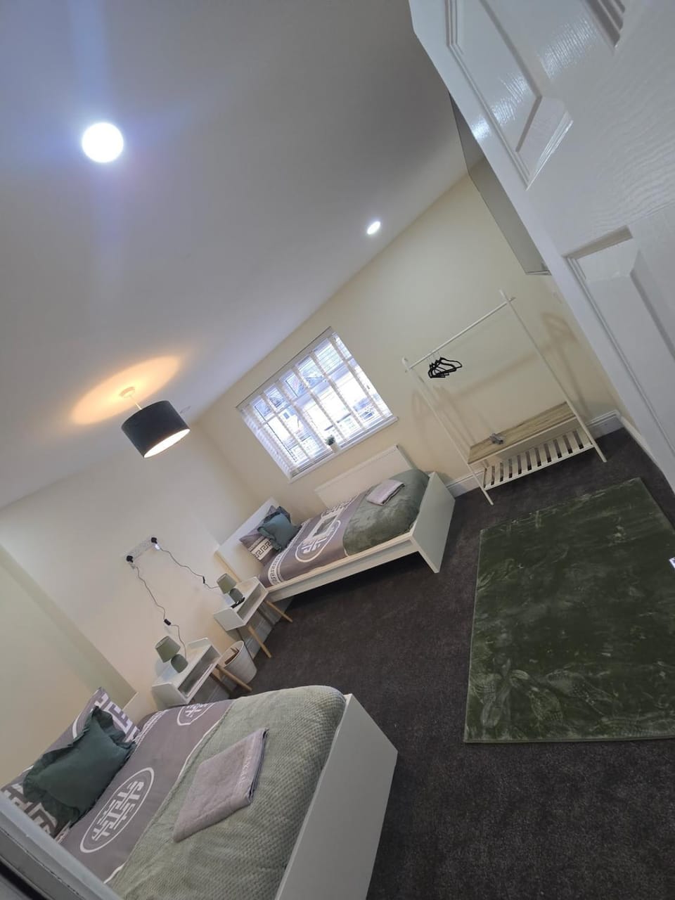 Luxury 6-Bed House Near Birmingham Apartment in Birmingham