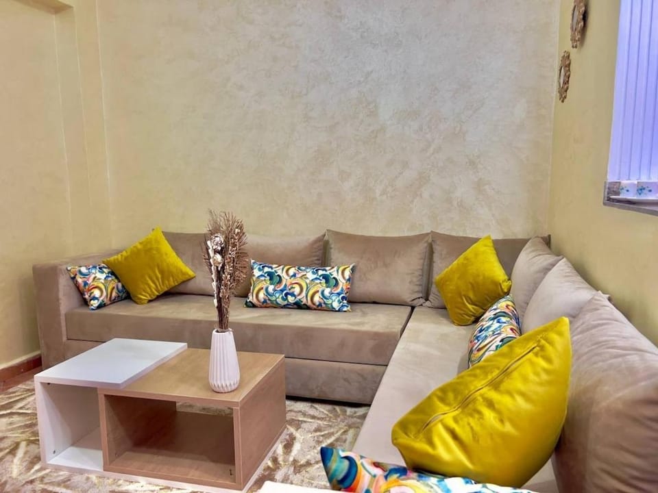 Charming Central Studio Gueliz Rak Wi-Fi-Parking Apartment in Marrakesh