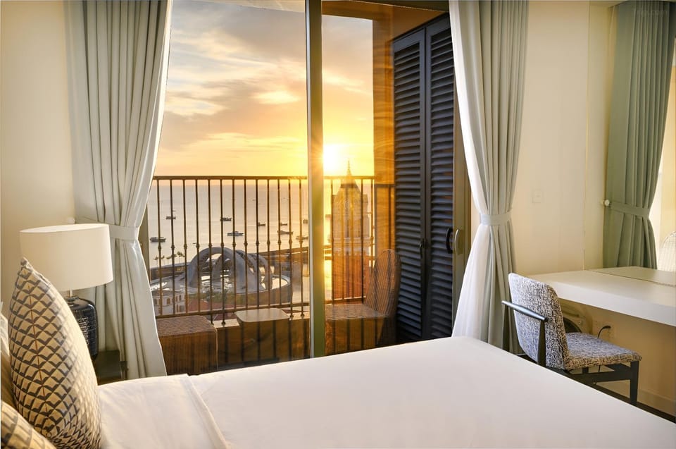 Bed, View (from property/room), Bedroom, Sea view
