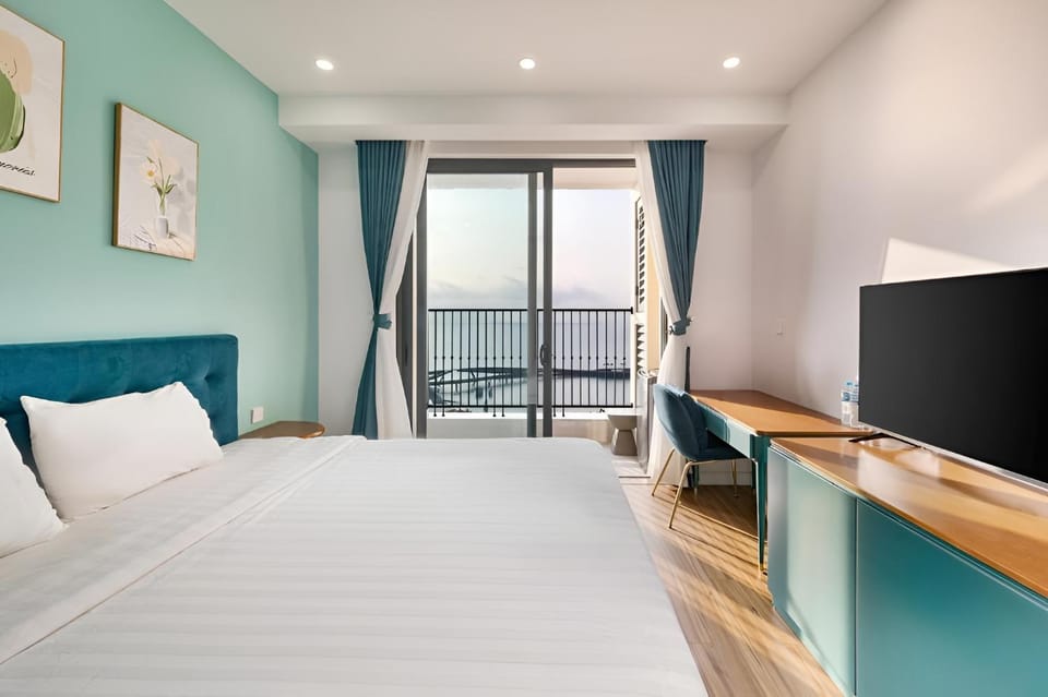 View (from property/room), Photo of the whole room