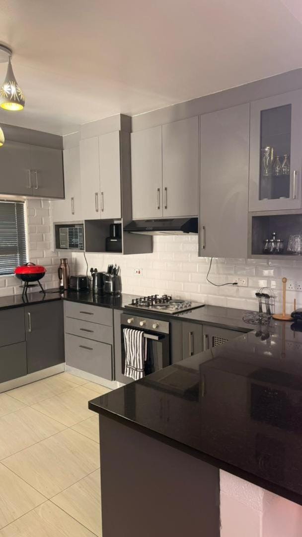 Flo's Place Apartment in Harare
