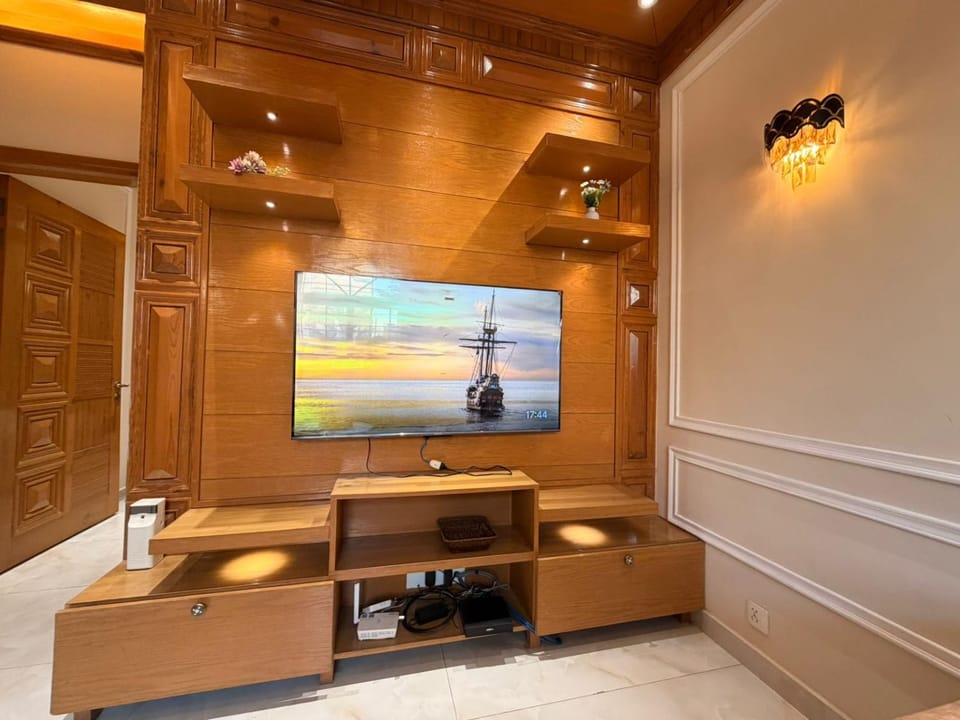 Communal lounge/ TV room, TV and multimedia, Evening entertainment