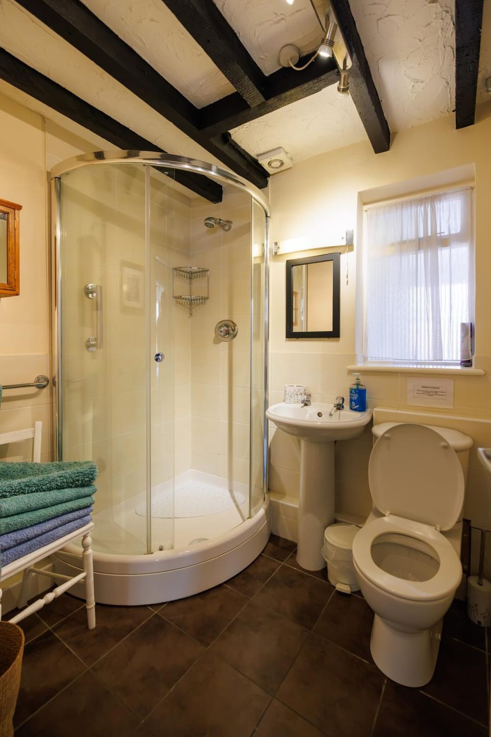 Shower, Toilet, Bathroom, towels