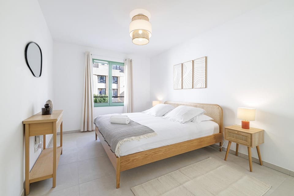 Bed, Bedroom