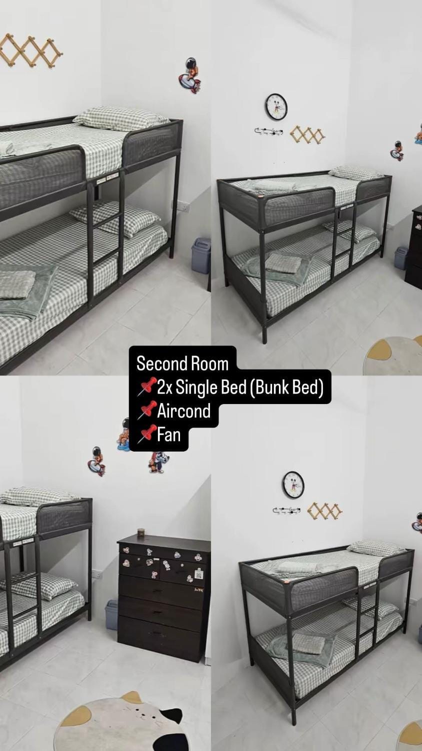 Bedroom, bunk bed