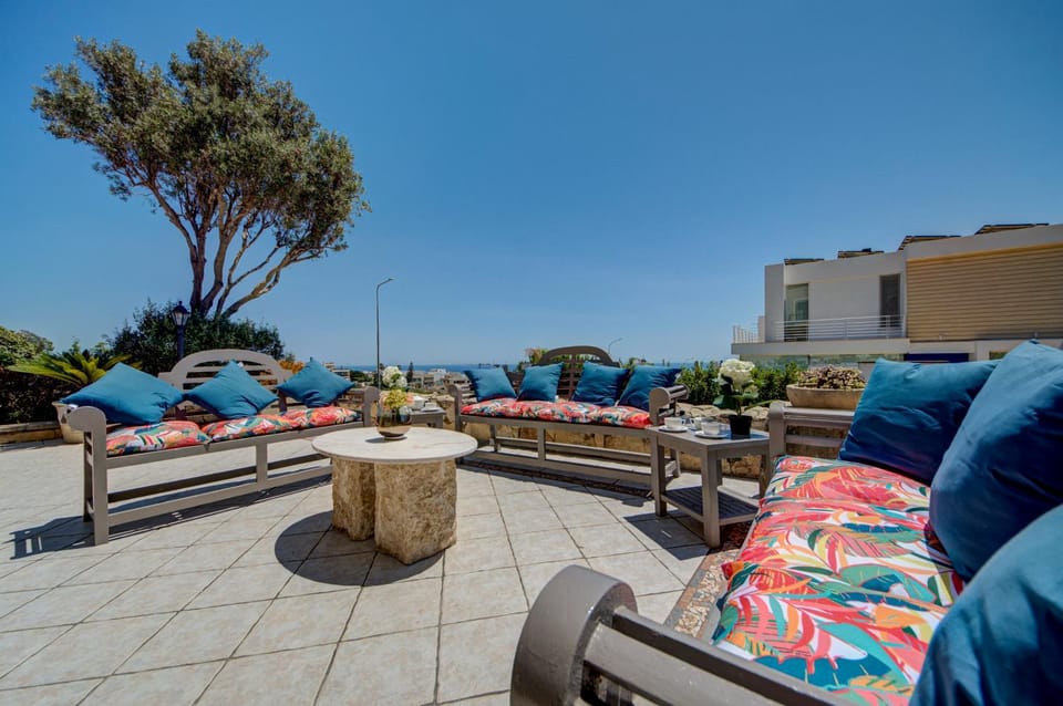 Boutique 5 BR Villa - Private Pool&Outside Dinning Villa in Malta