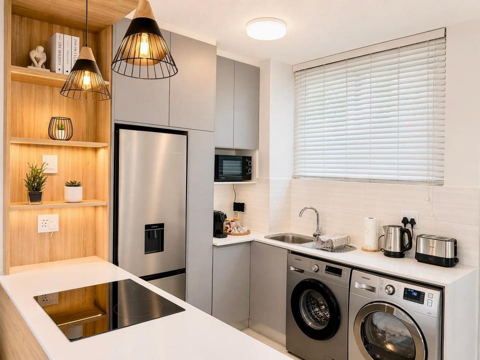 Coffee/tea facilities, Kitchen or kitchenette, microwave, oven, stove, washing machine, dryer