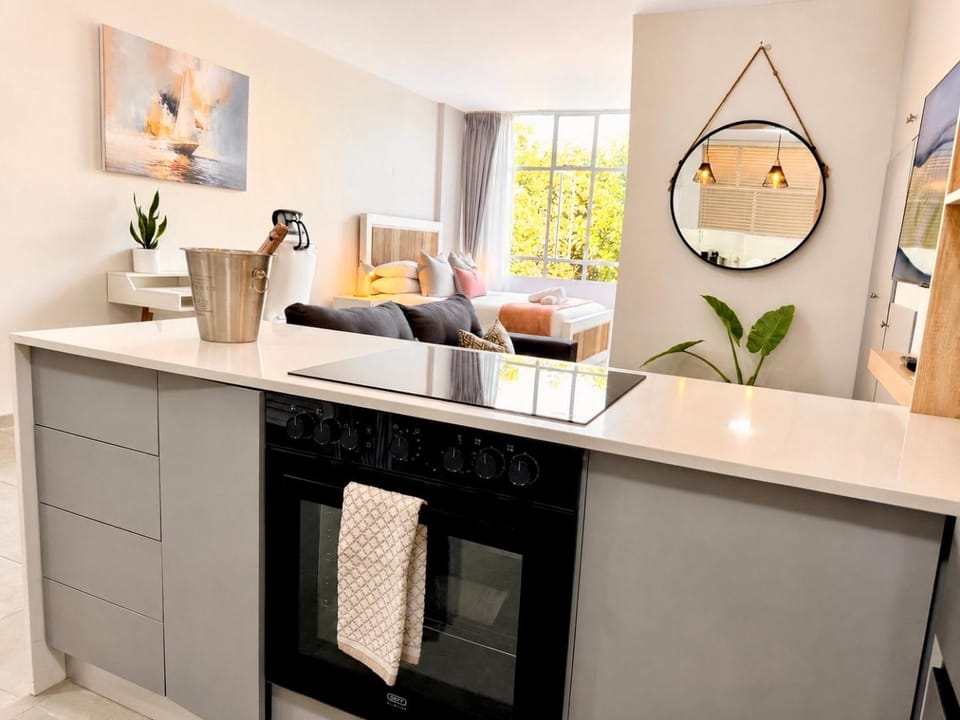 Illovo Mews Luxury Studio Apartment in Sandton