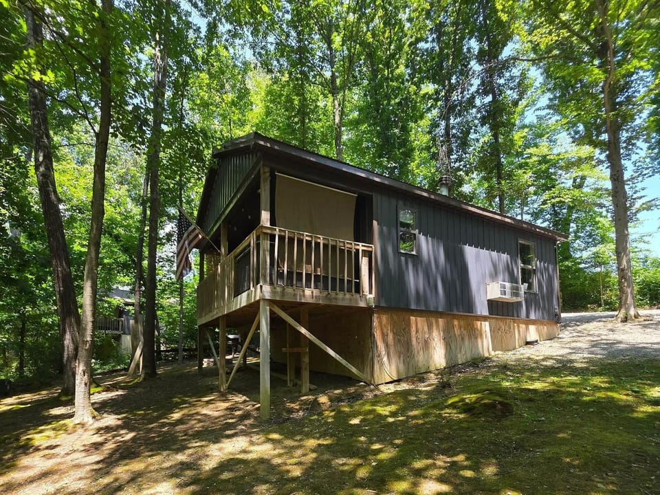 Owl's Tale at Avenwood Cabins Cabin in Falls Township
