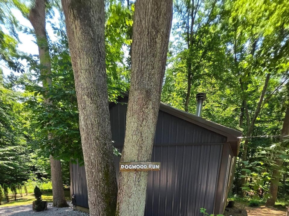 Dogwood Run at Avenwood Cabins Cabin in Falls Township