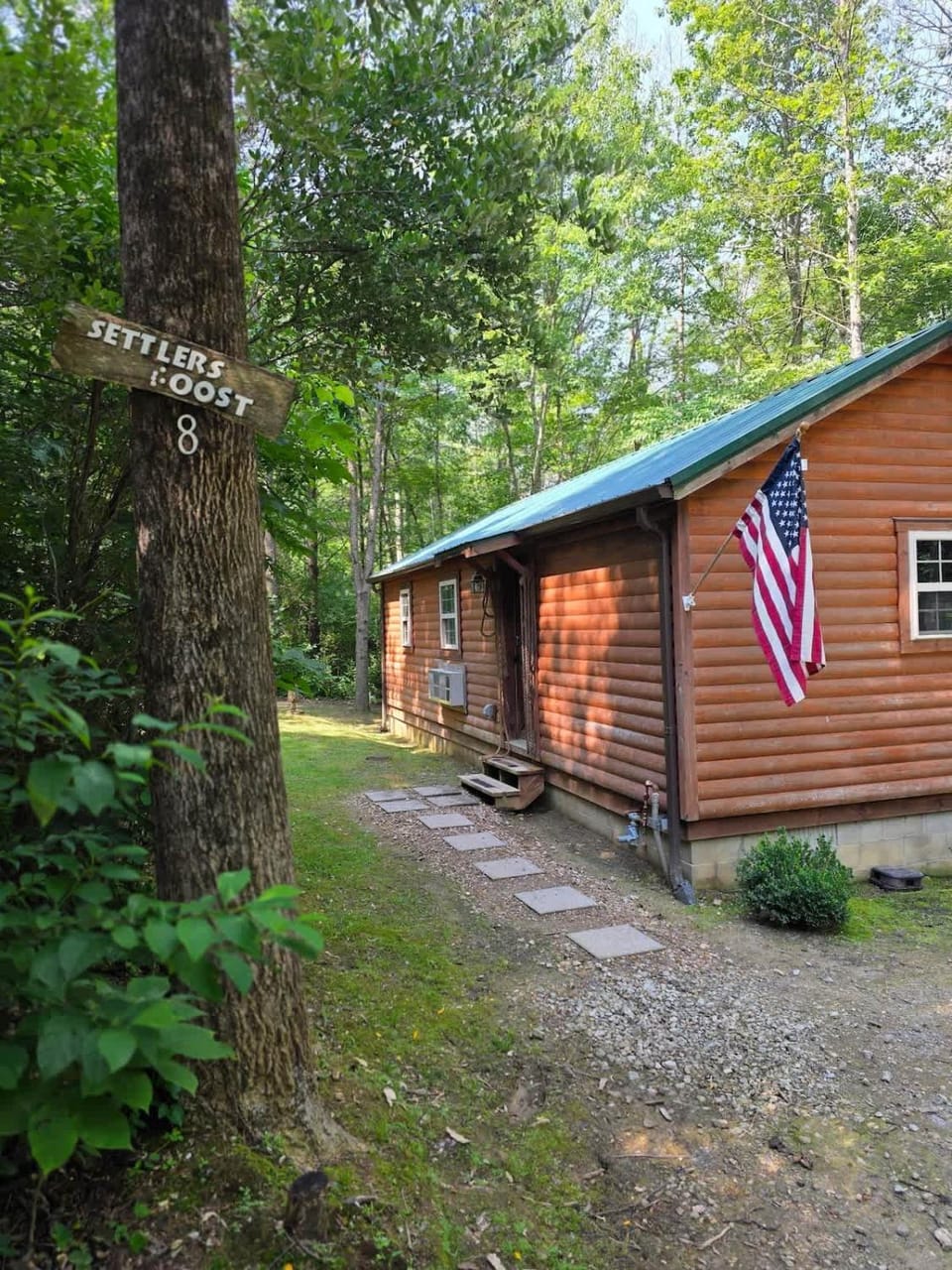 Settlers Roost at Avenwood Cabins Cabin in Falls Township
