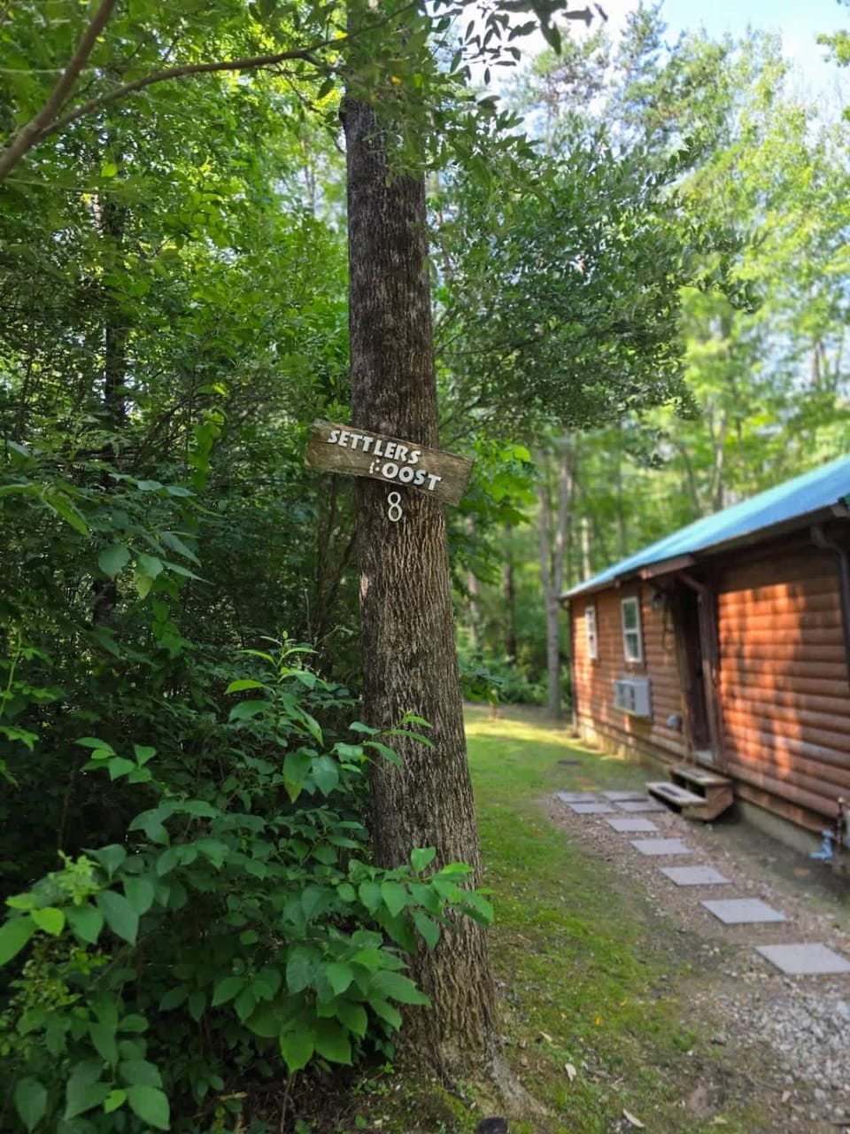Settlers Roost at Avenwood Cabins Cabin in Falls Township