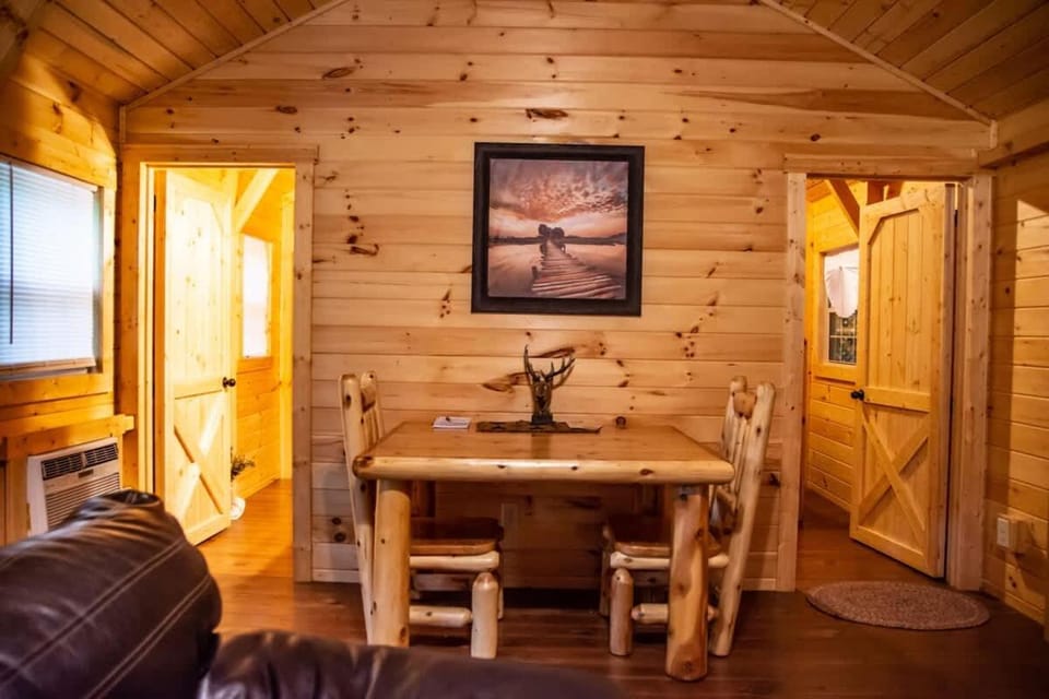 Whippoorwill at Avenwood Cabins Cabin in Falls Township