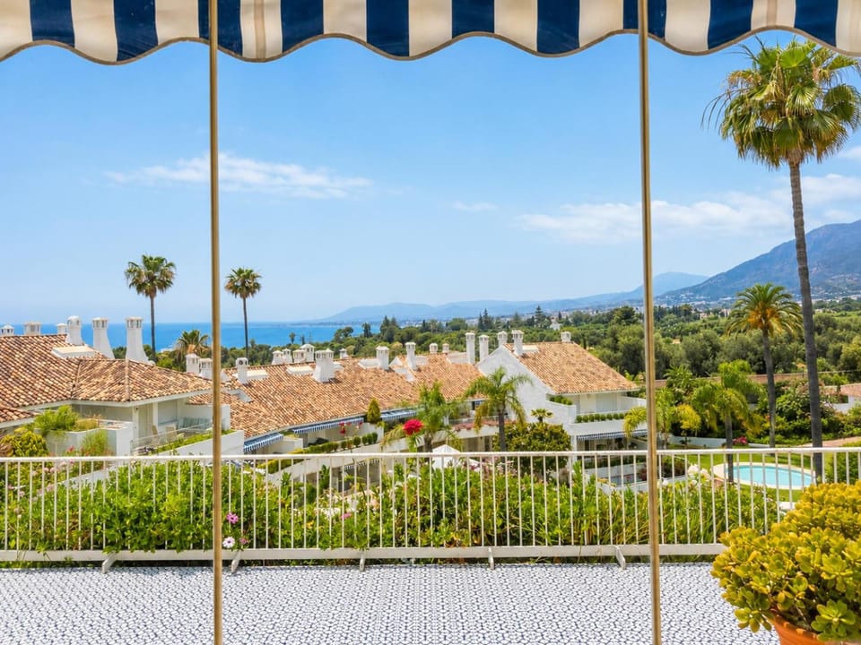 Penthouse with seaviews by Kura Homes Apartment in Marbella
