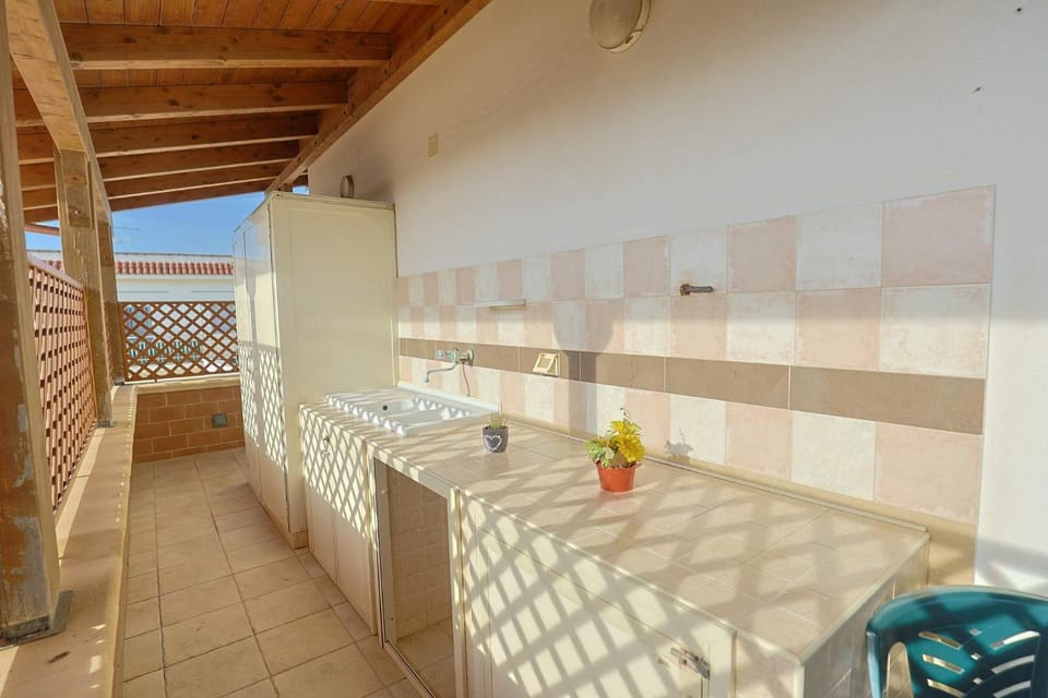 Day, View (from property/room), Balcony/Terrace, Kitchen or kitchenette, Dining area