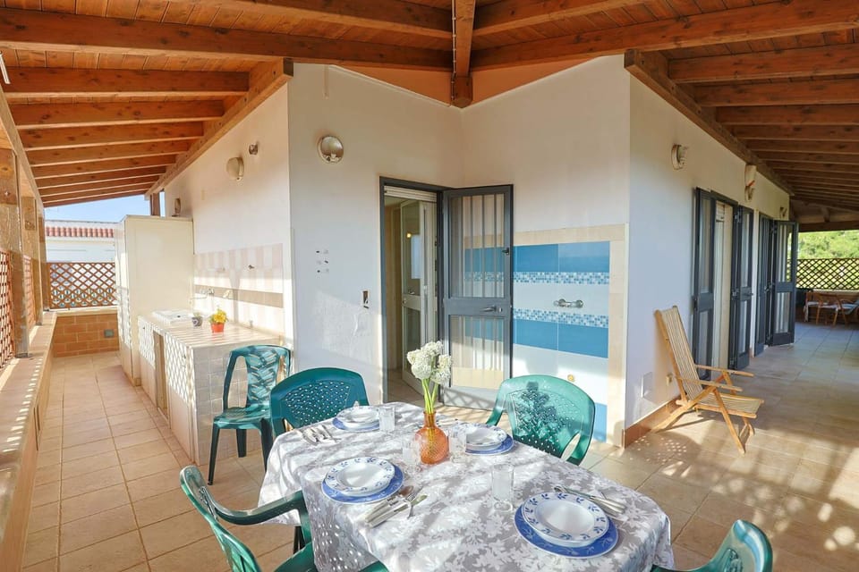 Patio, Day, Natural landscape, View (from property/room), Balcony/Terrace, Living room, Seating area, Dining area