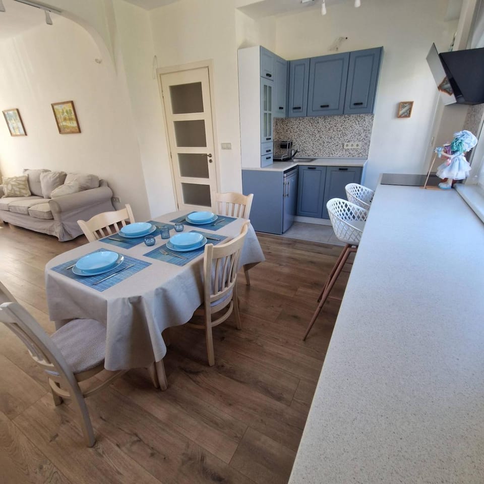 Blue Dreams - City Center Burgas Apartment in Burgas