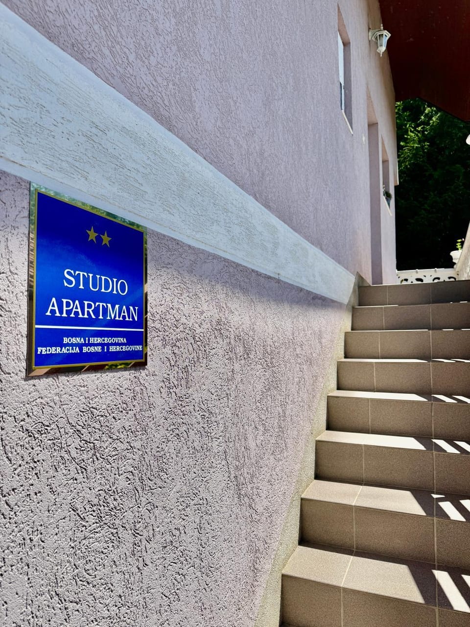 Facade/entrance