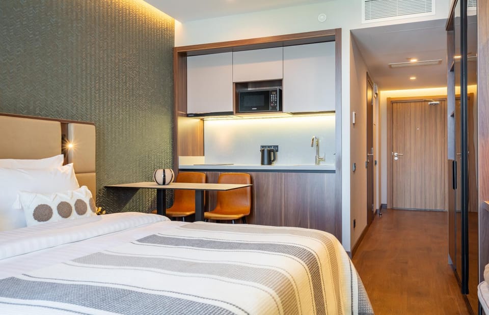 Bed, kitchen