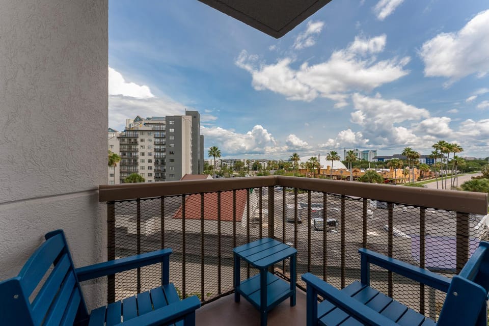 Balcony/Terrace, City view