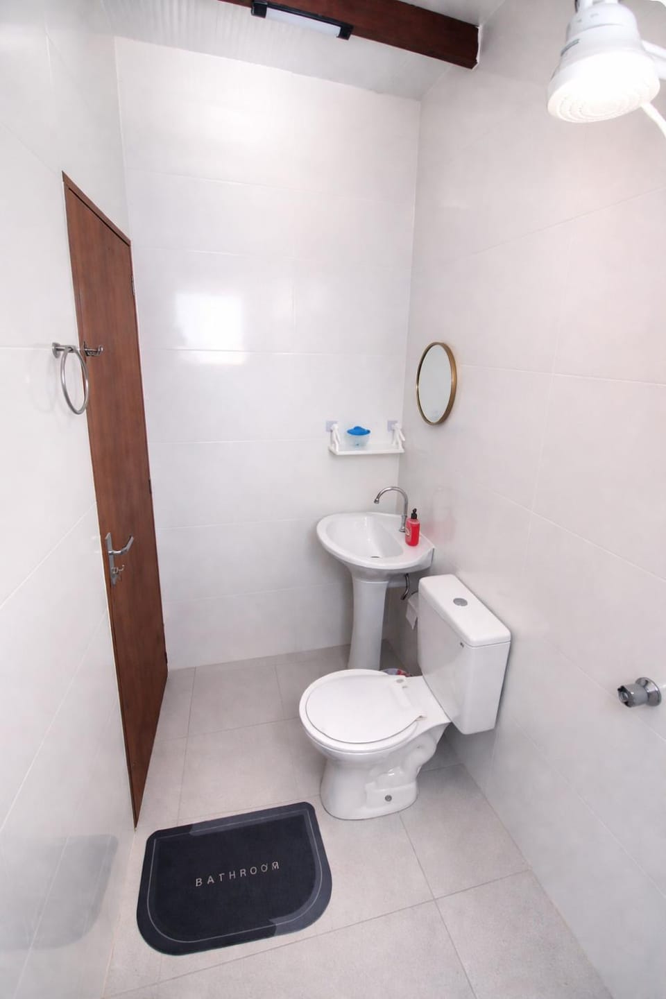 #BrisaDeBertioga -Praia de Bertioga Enseada a dois minutos andando para o MAR - Suite privativa com cozinha completa ao lado - Cozinha compartilhada apenas quando a única suíte vizinha estiver ocupada Apartment in Bertioga