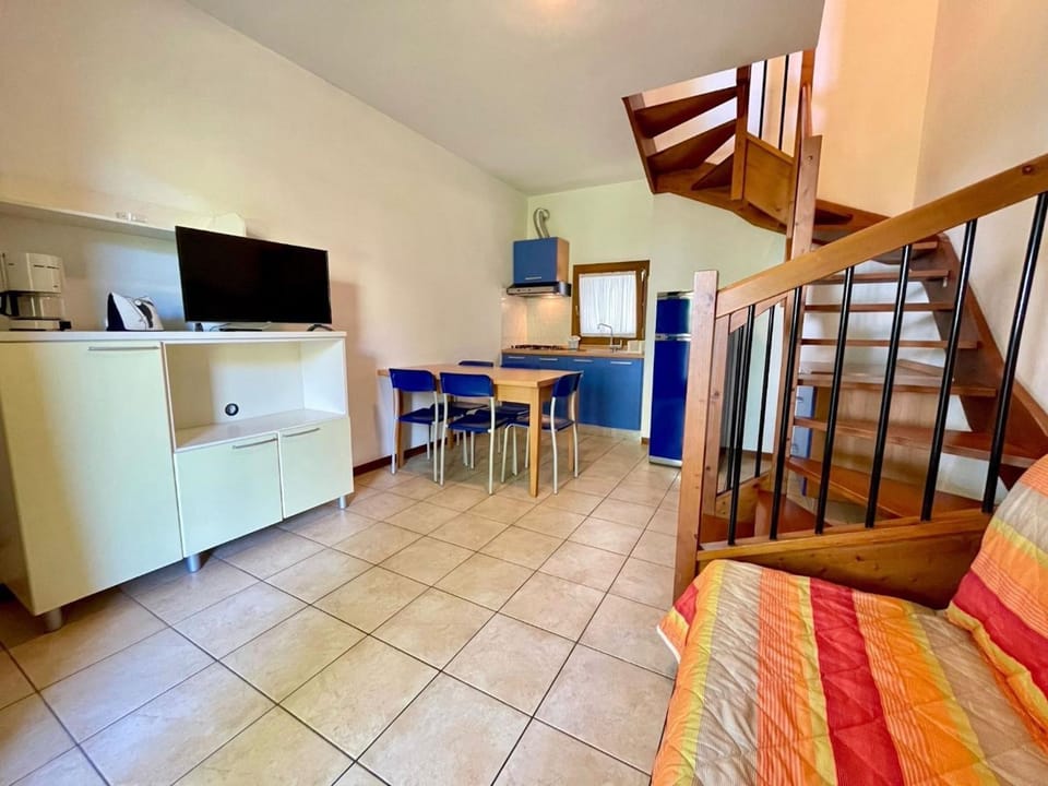 Communal lounge/ TV room, TV and multimedia, Living room