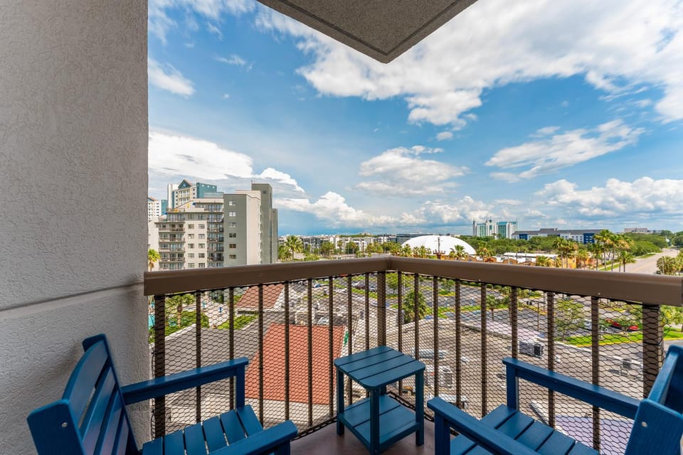 View (from property/room), Balcony/Terrace, City view