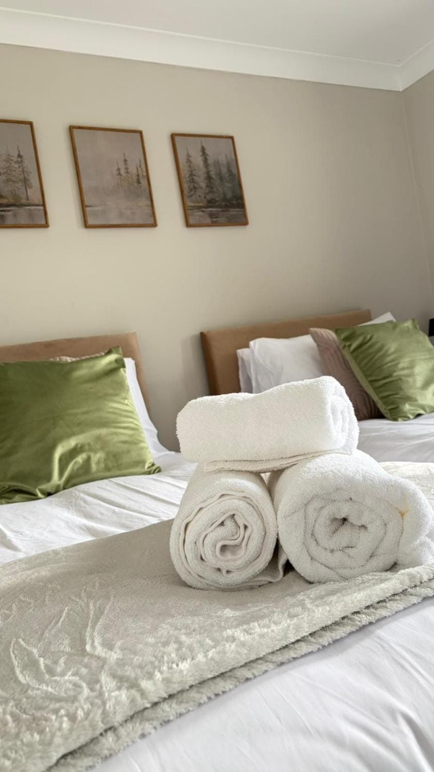 Blackberry House Boutique 4-Bed near Piece Hall House in Calderdale
