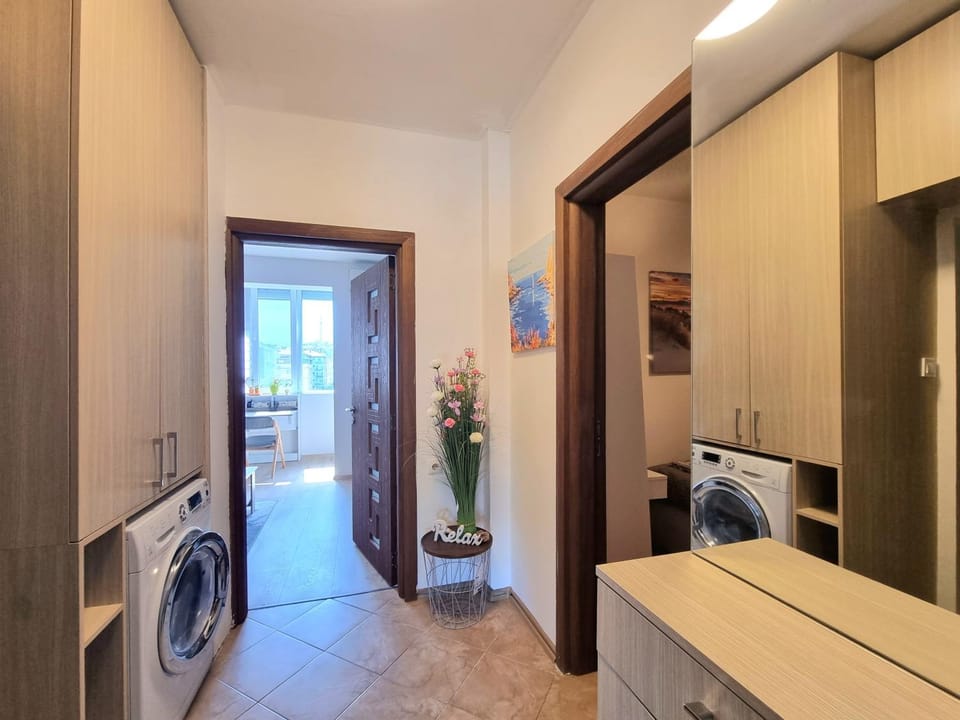Compact Central Apartment Next to Troikata Square Apartment in Burgas