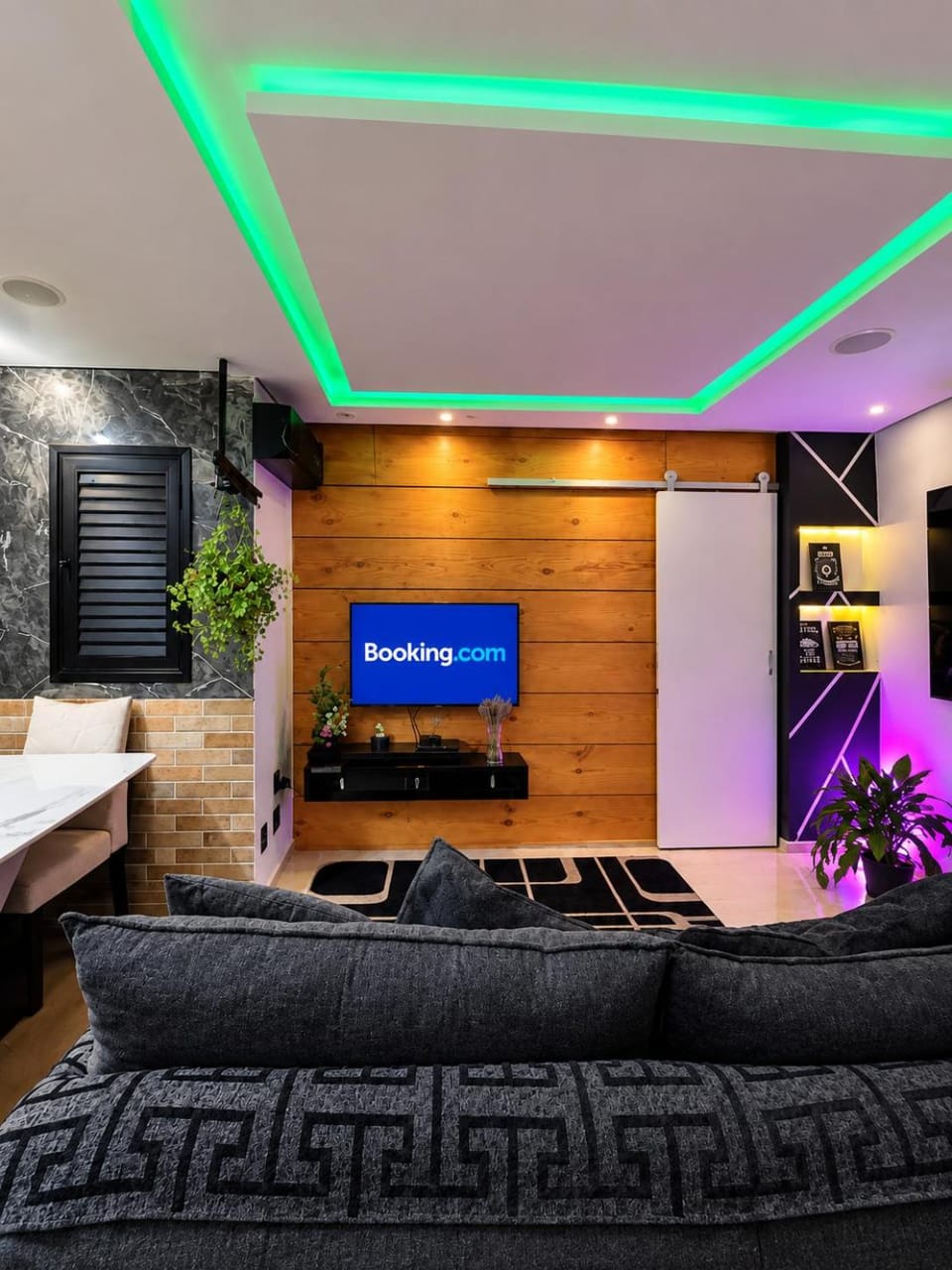 Communal lounge/ TV room, TV and multimedia, Evening entertainment
