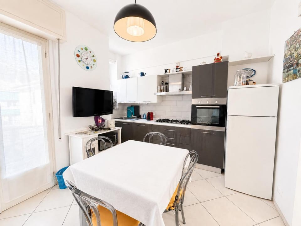 Hostdomus - Sun Apartment Apartment in Finale Ligure