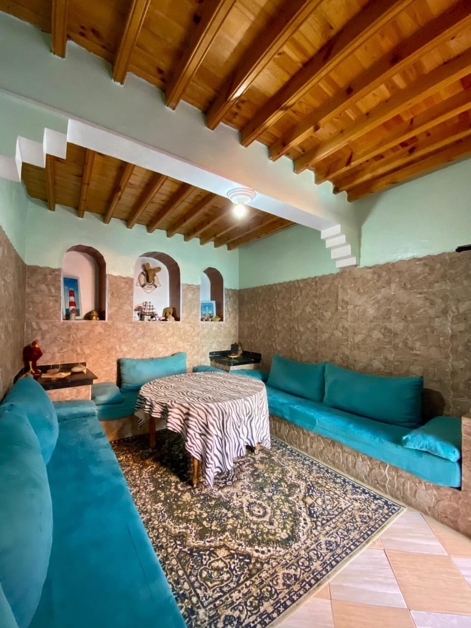 Grotte pied dans l'eau House in Morocco