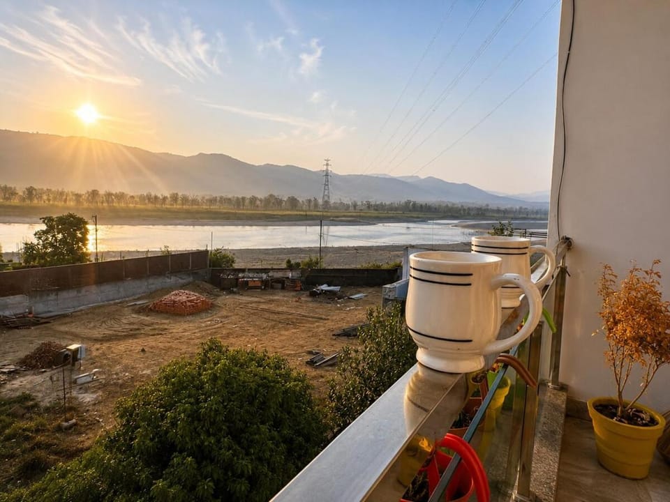 Rishikesh Homestay Luxury 3 BHK Ganges Hill View by the Ghats House in Rishikesh