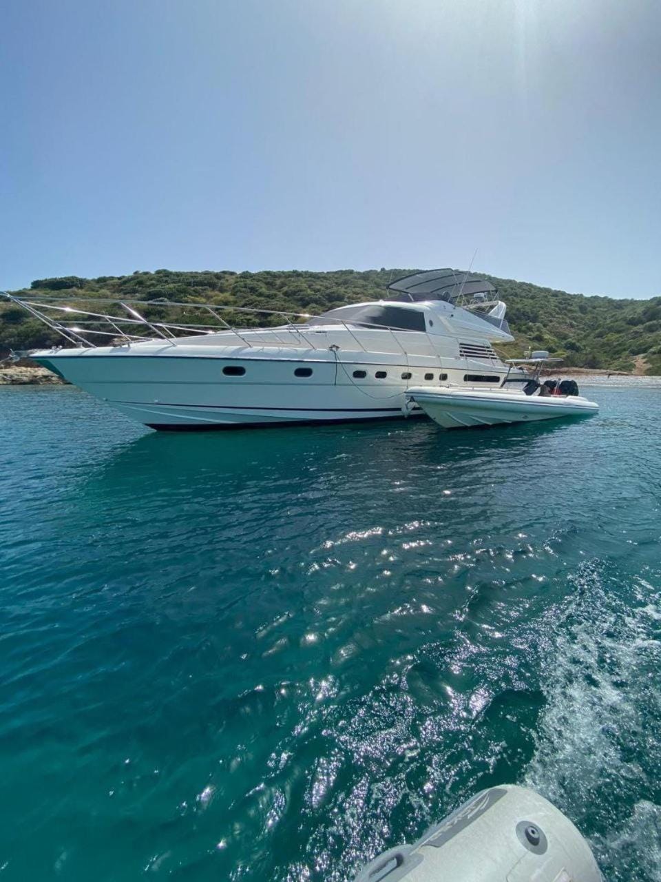 Holyship 4 Cabin Fairline Squadron 65 Motoryacht Cabin in Bodrum