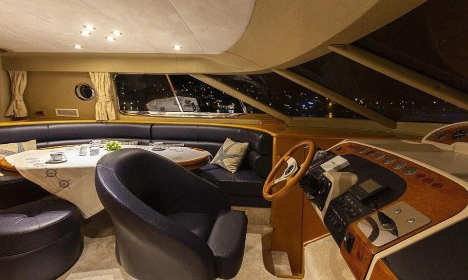 Holyship 4 Cabin Fairline Squadron 65 Motoryacht Cabin in Bodrum